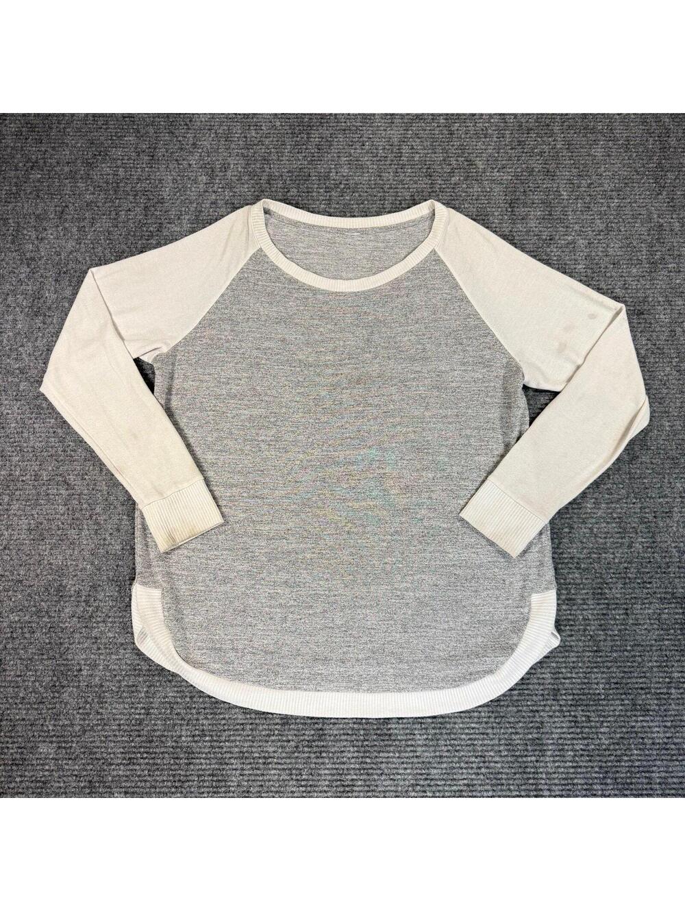Women’s Long Sleeve Gray and White Shirt Size Large